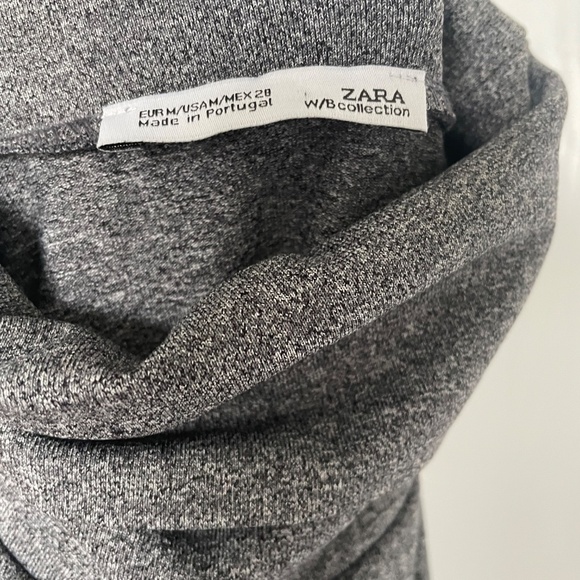 Zara Fitted Long Sleeve turtleneck - Picture 3 of 3